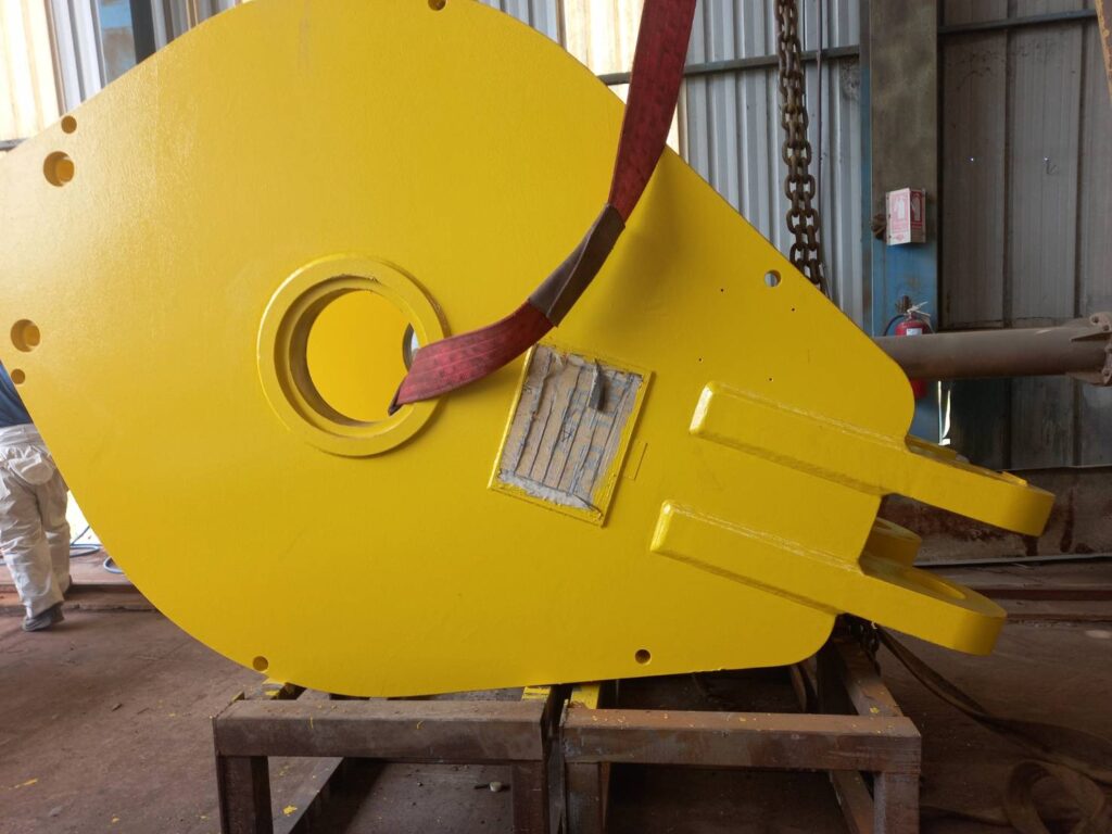 Drilling into the potential of WCE, providing steel structure assembly services for the oil drilling rig, Shelf Drilling Dubai, using the Prachuap Port area.