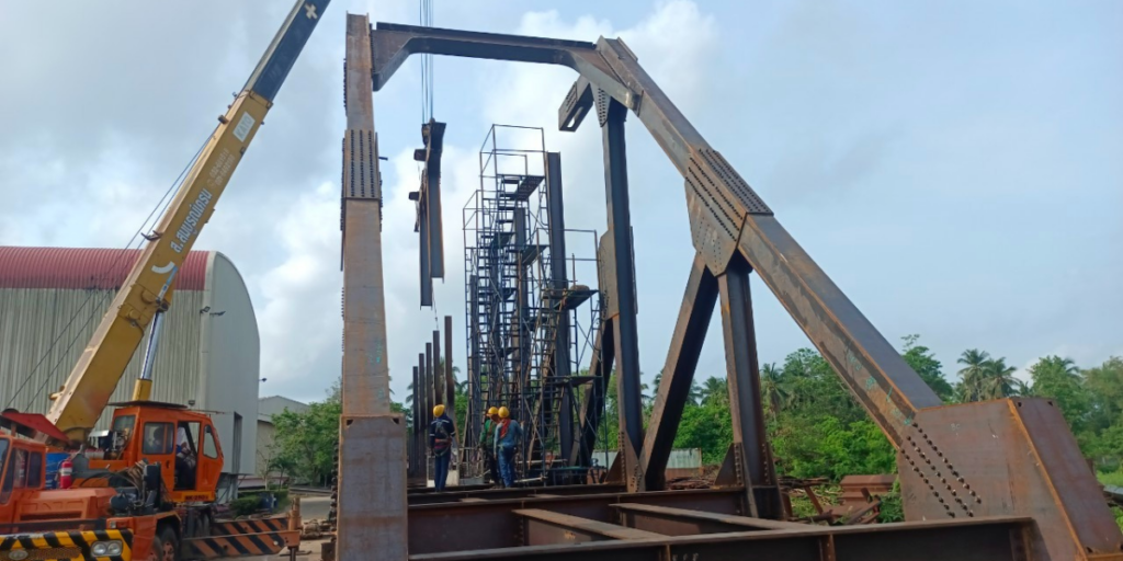 โครงการผลิตหรือจัดหาสะพานเหล็ก